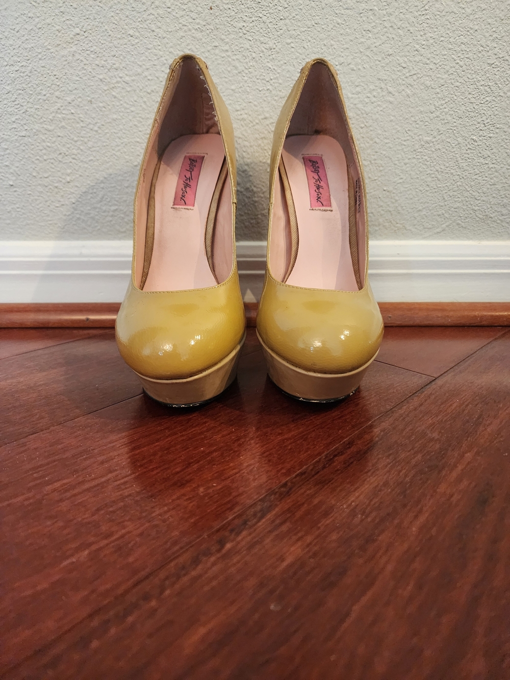 Betsey Johnson Glossy Yellow Patent Platform Pumps